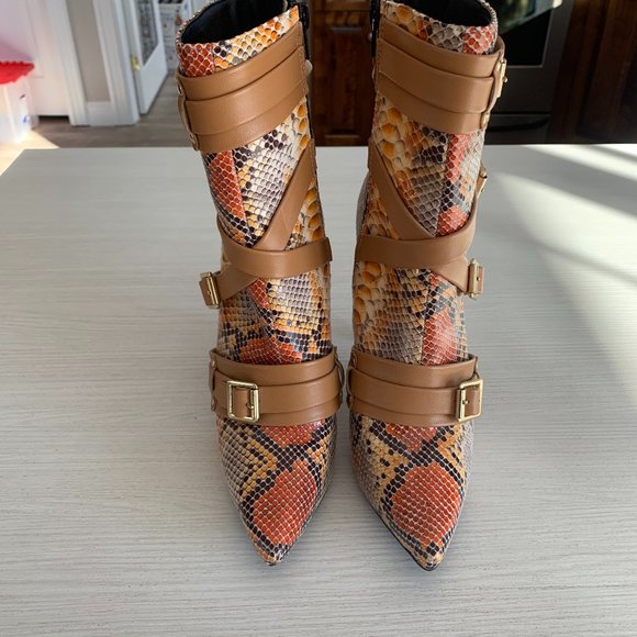 Snakeskin Pattern Ankle Boots-Size 7- Like NEW WORN ONCE - Picture 1 of 3